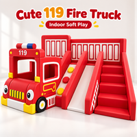 Aire de jeux commerciale pour enfants sur le thème de la caserne de pompiers avec toboggan, escalier et tunnel de ramassage pour maternelle et garderie