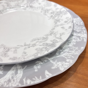 Factory Wholesale Modern Luxury Golden Pattern Bone China <b>Dinnerware</b> Set Ceramic Charger Platelate - Product Image 6