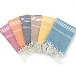 Serviette de plage à pompons, rayée, en polyester et coton teint en fil, très absorbante, surdimensionnée, douce, séchage rapide, anti-sable, pour la baignade et le <span class=keywords><strong>hammam</strong></span> - Product Image 1
