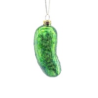 Kerstboomversieringen van groene komkommerglas, groene hangende figuurtjes, decoraties, kerstcadeaus