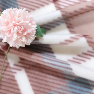 Vendedor caliente 100% poliéster Jersey Microte tela antiestática al por menor sábana tela por <span class=keywords><strong>kilo</strong></span> para interlinear y cortinas - Product Image 3