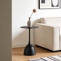 Table d'appoint décorative industrielle en fer noir mat pour petits espaces, table basse moderne pour salon, chambre, canapé, table de chevet, hôtel