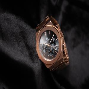 Montre classique à quartz en acier inoxydable avec mouvement japonais et ton professionnel sophistiqué - Product Image 5