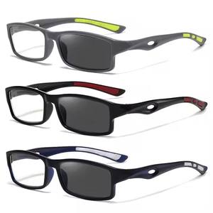 Vente en gros de <span class=keywords><strong>lunettes</strong></span> de lecture anti-lumière bleue photochromiques <span class=keywords><strong>progressives</strong></span> et abordables de haute qualité avec zoom intelligent pour personnes âgées - Product Image 1