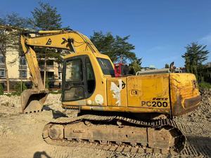 Excavatrice sur chenilles d'occasion Komatsu PC200-6 de 20 tonnes, d'origine japonaise, hydraulique, faible nombre d'heures, prête à l'exportation - Product Image 2