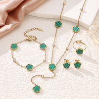 Ensemble de bijoux en acier inoxydable à la mode en or 18 carats pour femmes