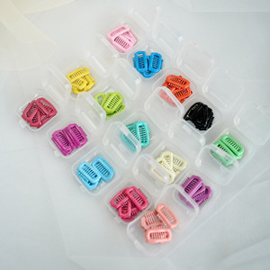 Barrettes à cheveux miniatures en plastique colorées pour petits chiens, vente en gros, pour animaux à poils longs, chiens malinois, lot en vrac - Product Image 3