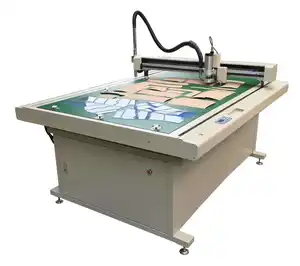 Machine de découpe plastique pour vêtements, ancien Type M2, feuille de PVC, fraiseuse, coupe-vêtements