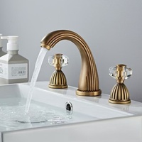 Robinet de lavabo de salle de bain de luxe moderne italien à finition polie, mitigeur eau chaude et froide à double poignée, à poser sur le comptoir, pour meuble sous-vasque