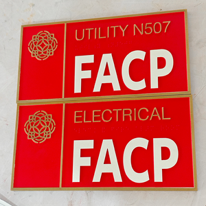 Plaque Métallique Personnalisée pour Hôtel, Meilleure Vente du Fabricant, Décoration de Porte, Plaque Nominale Gravée, Plaques Numérotées pour Portes de Chambre et Murs - Product Image 1