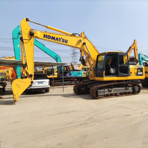 Pelle sur chenilles d'origine japonaise Komatsu PC200 série 20 tonnes état neuf prix bas excellent état vendu" - Product Image 2