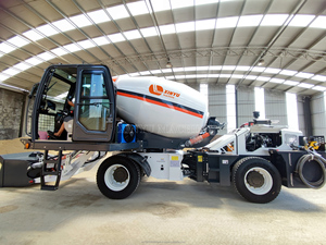 รถผสมคอนกรีต4 CBM สำหรับให้อาหารอัตโนมัติ6500l เครื่องจักรกลหนัก5.5 M3 - Product Image 3