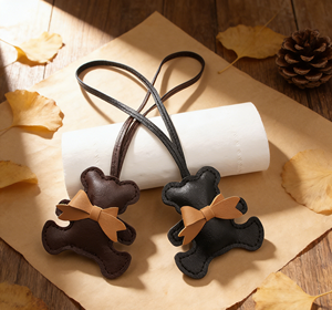 En gros, Pendentif porte-clés ours en peluche en cuir souple avec <span class=keywords><strong>sangle</strong></span> en cuir réglable, Ornement de sac tendance - Product Image 1