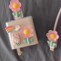 Funda Decorativa para Teléfono con Flores Transparentes de Resina Ecológica, Modelo Navideño, Hecha a Mano