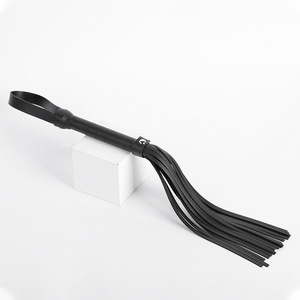 Femmina sculacciata Macaron frusta per adulti forniture di sesso Bondage strumento per capelli simulati per la formazione e la tortura del BDSM - Product Image 3