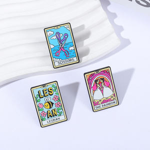 Broche de esmalte personalizado con diseño de cartas de tarot del Orgullo Lésbico y <span class=keywords><strong>Gay</strong></span>, con el arcoíris, para chicas, insignia de solapa, regalo de joyería para amigas lésbicas - Product Image 2