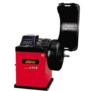 Unite Machine d'auto-diagnostic d'équilibreuse de roue portable U-820 rentable avec lumière LED approuvée CE - Product Image 1