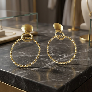 Boucles d'oreilles créoles en laiton plaqué or avec motif corde torsadée, style bohème vintage, bijoux pour femme, idéales pour les occasions festives - Product Image 3