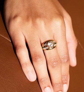 Bague Bombe en argent vermeil plaqué or 18ct avec topaze blanche olive et pierre verte - Product Image 2