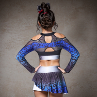 Robe de cheerleading 2 pièces bleu léopard ombré à épaules dénudées croisées, avec manches en maille ornées de strass, uniforme de danse avec chaussettes à nœuds