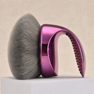 Offre Spéciale <span class=keywords><strong>grand</strong></span> pinceau de maquillage avec poignée en poudre en stock pour <span class=keywords><strong>le</strong></span> mélange de maquillage bronzant pour <span class=keywords><strong>le</strong></span> visage et <span class=keywords><strong>le</strong></span> corps - Product Image 2