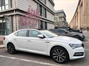 Volkswagens Skoda Kodiaq Coche de gasolina Skoda Superb 1,4 T 5 puertas 5 asientos Seaden 2025 Versión Nuevo Coche Precio barato China Car Export - Product Image 5