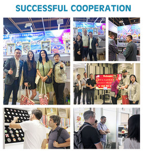 카지노 게임 주사위 세트 검정 흰색 색상 점 각인 인쇄 맞춤 로고 레진 12mm 16mm D6 주사위 - Product Image 5