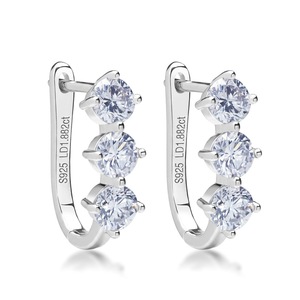 Pendientes de Plata de Ley 925 con Tres Diamantes Cultivados en Laboratorio, Corte Brillante Redondo, Joyería Clásica para Mujer - Product Image 1