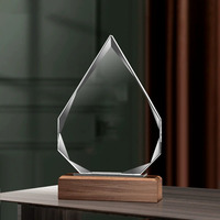 Plaque de récompense en cristal vierge en forme de goutte d'eau avec base en bois, gravure laser personnalisée, trophée pour entreprises, vente en gros