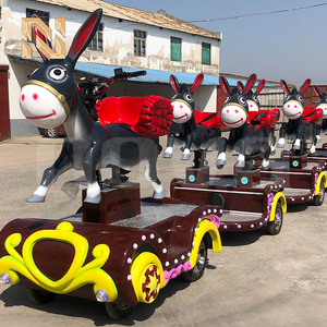 Train touristique sans rails en fibre de verre Nova Rides, fabricant de trains électriques Little Donkey pour adultes, pour parcs d'attractions. - Product Image 3