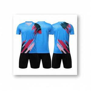 Último diseño personalizado Impresión digital transpirable uniforme de fútbol liso nueva llegada servicios Oem Slim Fit cuello pico manga corta fútbol - Product Image 1