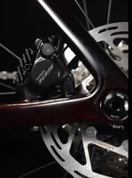 Cadre entièrement en carbone T800 |   ShI Mano 7170 Di2 Groupe électronique 24 vitesses Frein à disque hydraulique Vélo de course professionnel en carbone
