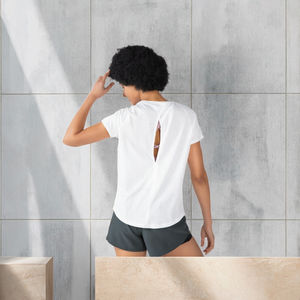 Sweat-shirt col rond pour femme de qualité supérieure, respirant, avec fentes latérales en jacquard, idéal pour le jogging et l'exercice, avec logo frontal - Product Image 2