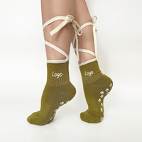 Chaussettes de Pilates personnalisées antidérapantes avec logo et ruban en dentelle pour femmes Calzini