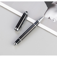 Stylo à bille en fibre de carbone JR Metal Logo personnalisé Stylo promotionnel sportif d'affaires Respectueux de l'environnement Bleu/Noir 30g 0,5mm