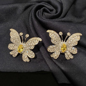 Delicati orecchini a forma di farfalla per donna, gioielli creativi per le orecchie in stile dolce e fresco - Product Image 6