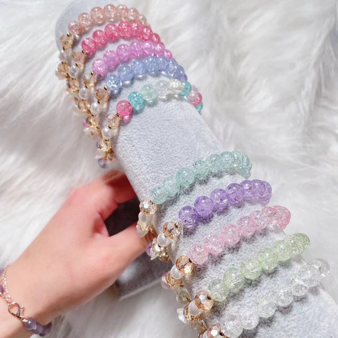 Vente en gros de bijoux Offre Spéciale pour femmes Princesse perlée Bracelet à breloques élastique en perles Bracelet mignon pour enfants fille