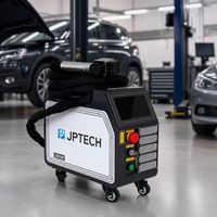 Machine de nettoyage au laser pulsé portable 200W haute puissance pour l'élimination de la rouille et de la peinture sur les surfaces en bois et en métal