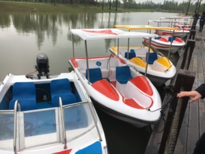 อุปกรณ์ทางน้ำ แบตเตอรี่ เรือไฟเบอร์กลาส รับน้ำหนักได้ 400 กก. บรรทุกผู้โดยสาร 4-5 คน - Product Image 3