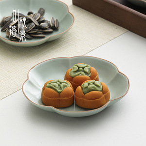 Plato de cerámica estilo chino con forma de flor, color sólido, para servir aperitivos en fiestas. - Product Image 3