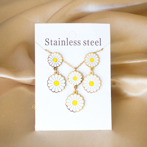 Ensemble collier et boucles d'oreilles en acier inoxydable avec pendentif marguerite florale, bijoux pour femmes, cadeau, ensembles de bijoux tendance - Product Image 3