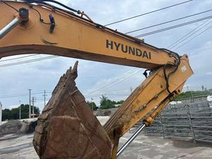 Excavadora Hyundai usada 220-9 2022 Modelo Bomba de engranajes de motor Marca de Corea Excelente estado Horas bajas 52000kg Peso operativo - Product Image 2