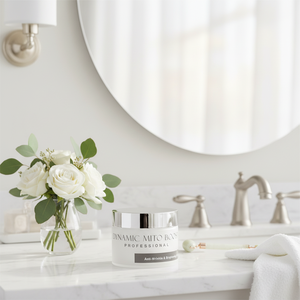 Crème pour le visage enrichie en peptides pour un teint lisse et une éclat quotidienne améliorée - Product Image 3