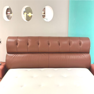 Ensemble de meubles de <span class=keywords><strong>chambre</strong></span> à coucher modernes Vonliva avec lit rembourré en cuir, dossier souple, cadre en bois de chêne de haute qualité pour adultes - Product Image 3