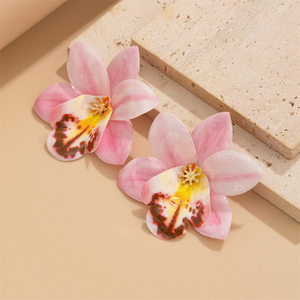 Boucles d'oreilles clous grandes fleurs colorées pour femmes, accessoires tendance pour dames, bijoux fantaisie féminins, cadeaux - Product Image 3