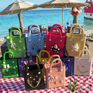 Borsa estiva 2025 resistente ed elegante morbida e traspirante borsa Mini borse cosmetiche <span class=keywords><strong>o</strong></span> Outerdoor di tendenza per natale - Product Image 1