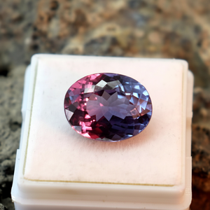 Brand New Alexandrite Statement Gemstone Multi Color Changeable High Gemstone Rare AA + Quality Alexandrite Gemstone Toutes les tailles - Product Image 1