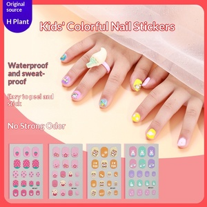 Pegatinas de Uñas Completas para Niños con Tiras Autoadhesivas, Calcomanías de Uñas Lindas y Divertidas con Diseños de Arcoíris, Pasteles y Abejas - Product Image 4