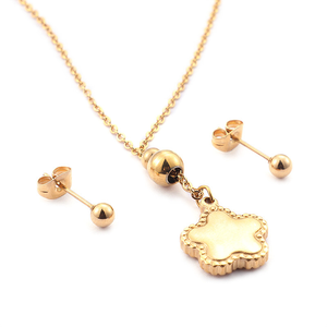 Ensemble collier et boucles d'oreilles tendance pour femme en acier inoxydable, chaîne fine, pendentif étoile festonnée polie, boucles d'oreilles à clous en forme de boule - Product Image 1