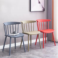 Chaise en plastique Windsor au prix d'usine, vente en gros de chaises en PP pour l'extérieur, jardin, fête, plage, salle à manger, couleurs variées